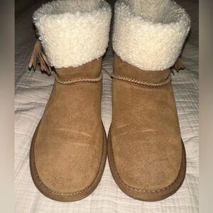 Minnetonka Cozy Brown Suede Boots with Shearling Lining Size 8